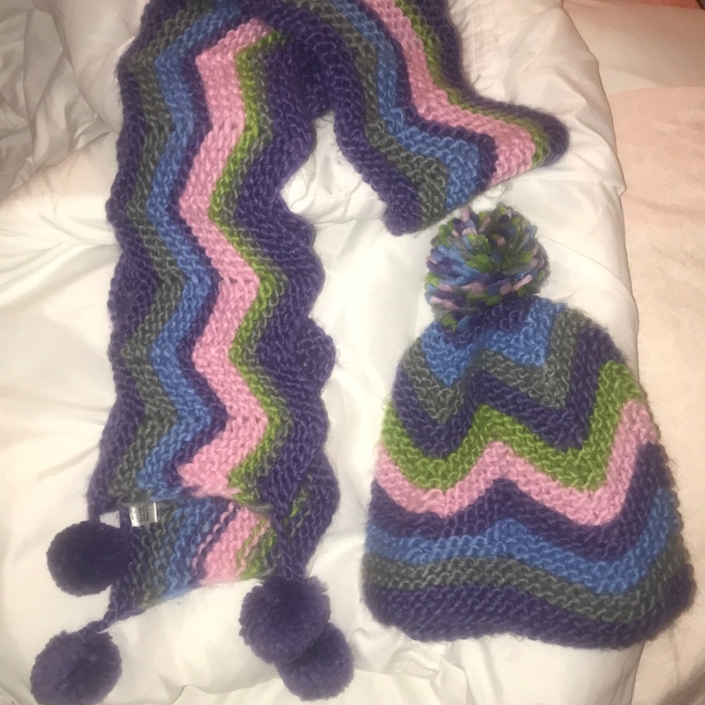 Hat and scarf set